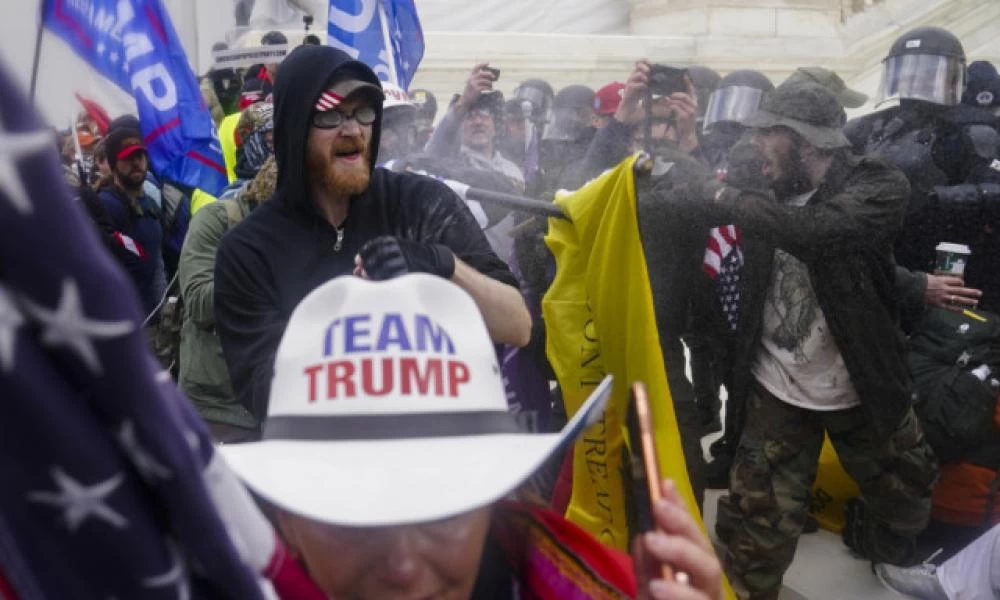 Αυτοί είναι οι άλλοι τρεις οπαδοί του Τραμπ που πέθαναν στο Καπιτώλιο (εικόνες)